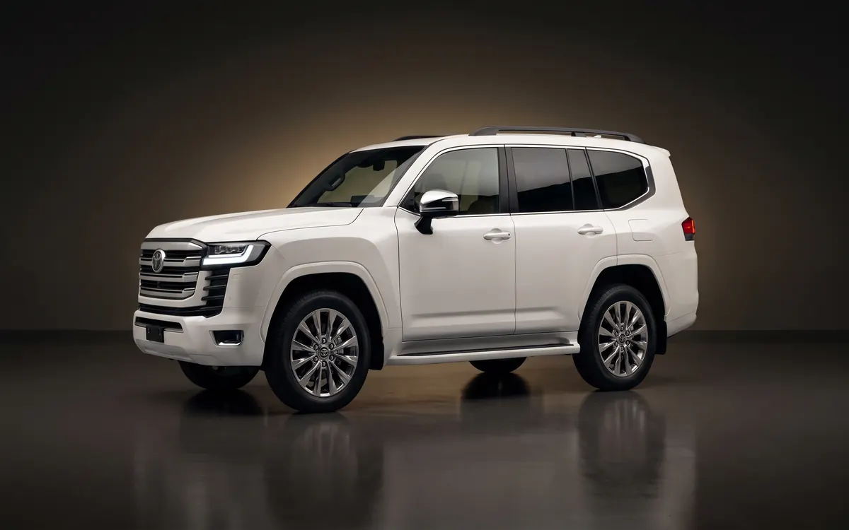 White Toyota Land Cruiser 300